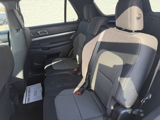 Used 2018 Ford Explorer XLT AWD/4WD image 17