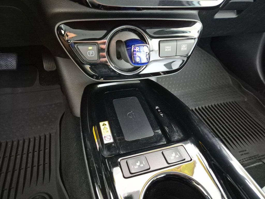 Used 2022 Toyota Prius Limited w/ Premium Convenience Package FWD image 21