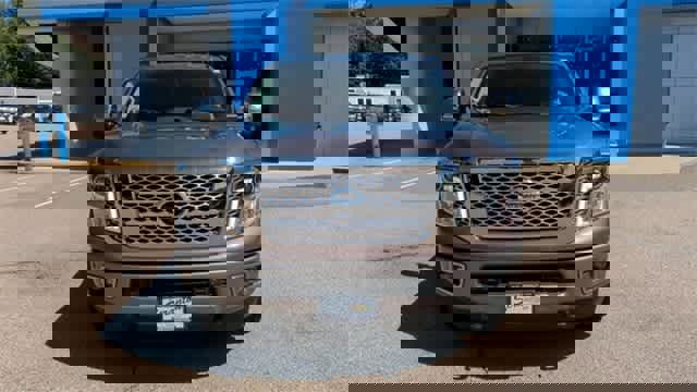Used 2018 Nissan Titan Platinum Reserve w/ Platinum Utility Package image 3