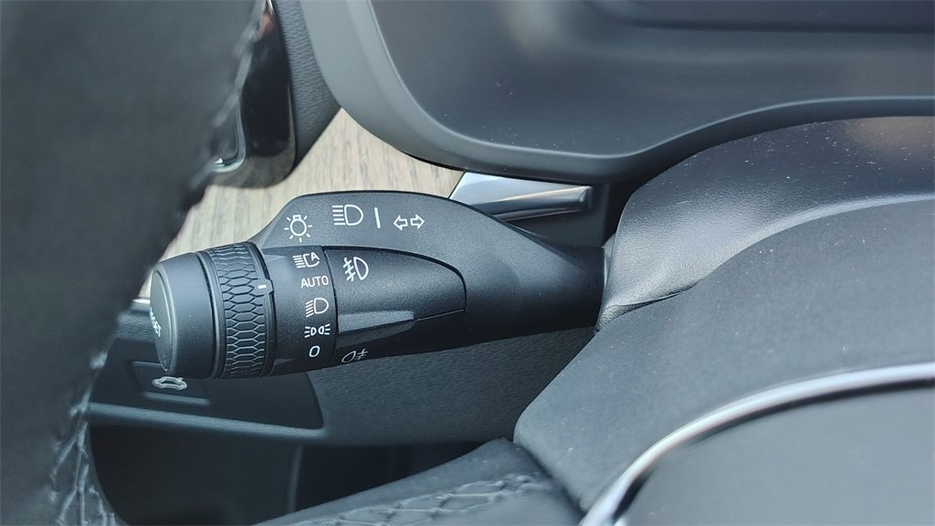 New 2026 Volvo XC60 B5 Plus w/ Climate Package image 17