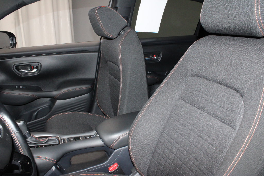 Used 2025 Honda HR-V Sport image 25