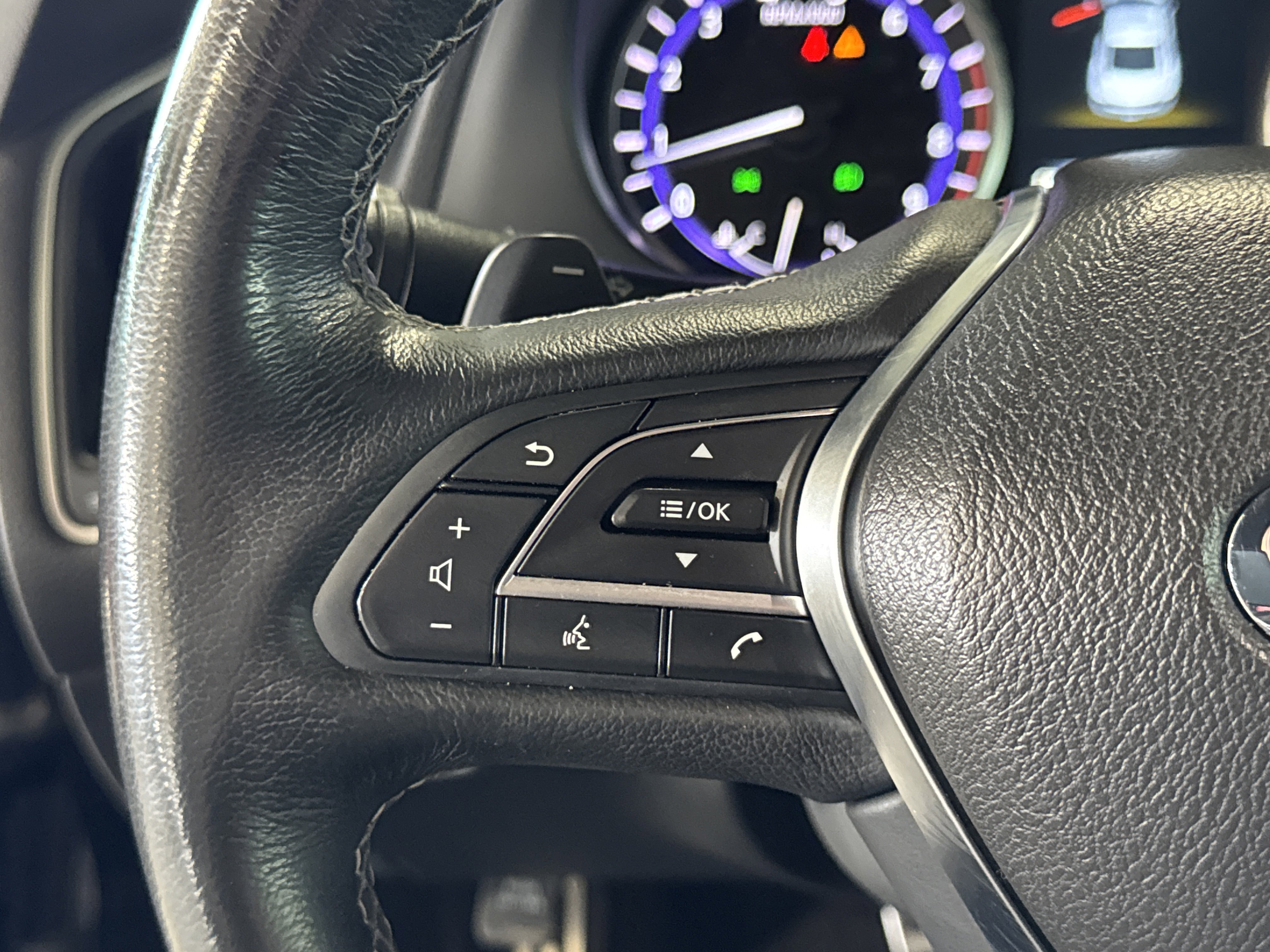 Used 2017 INFINITI Q60 Red Sport 400 image 18