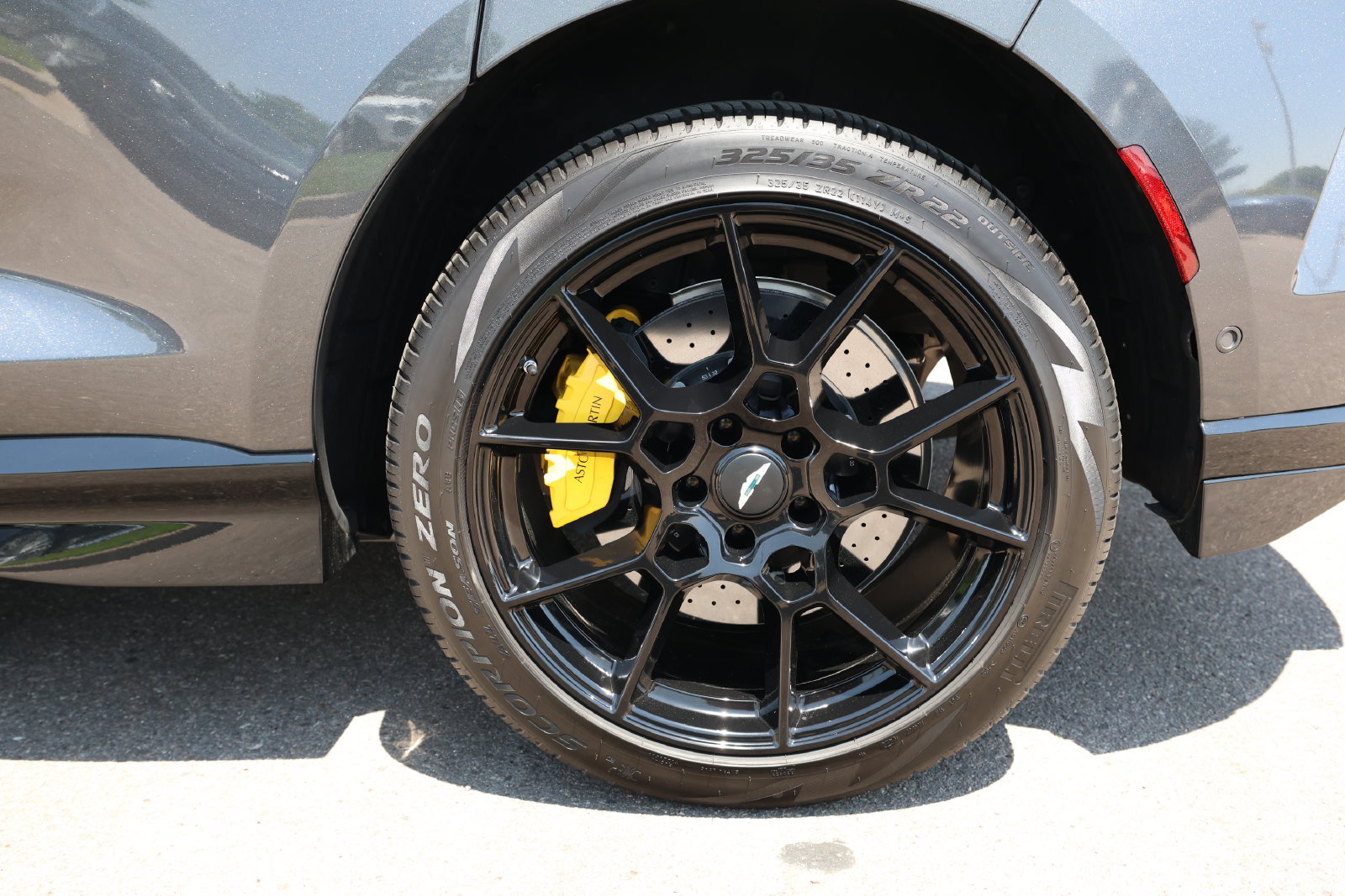 Used 2025 Aston Martin DBX 707 AWD/4WD image 7