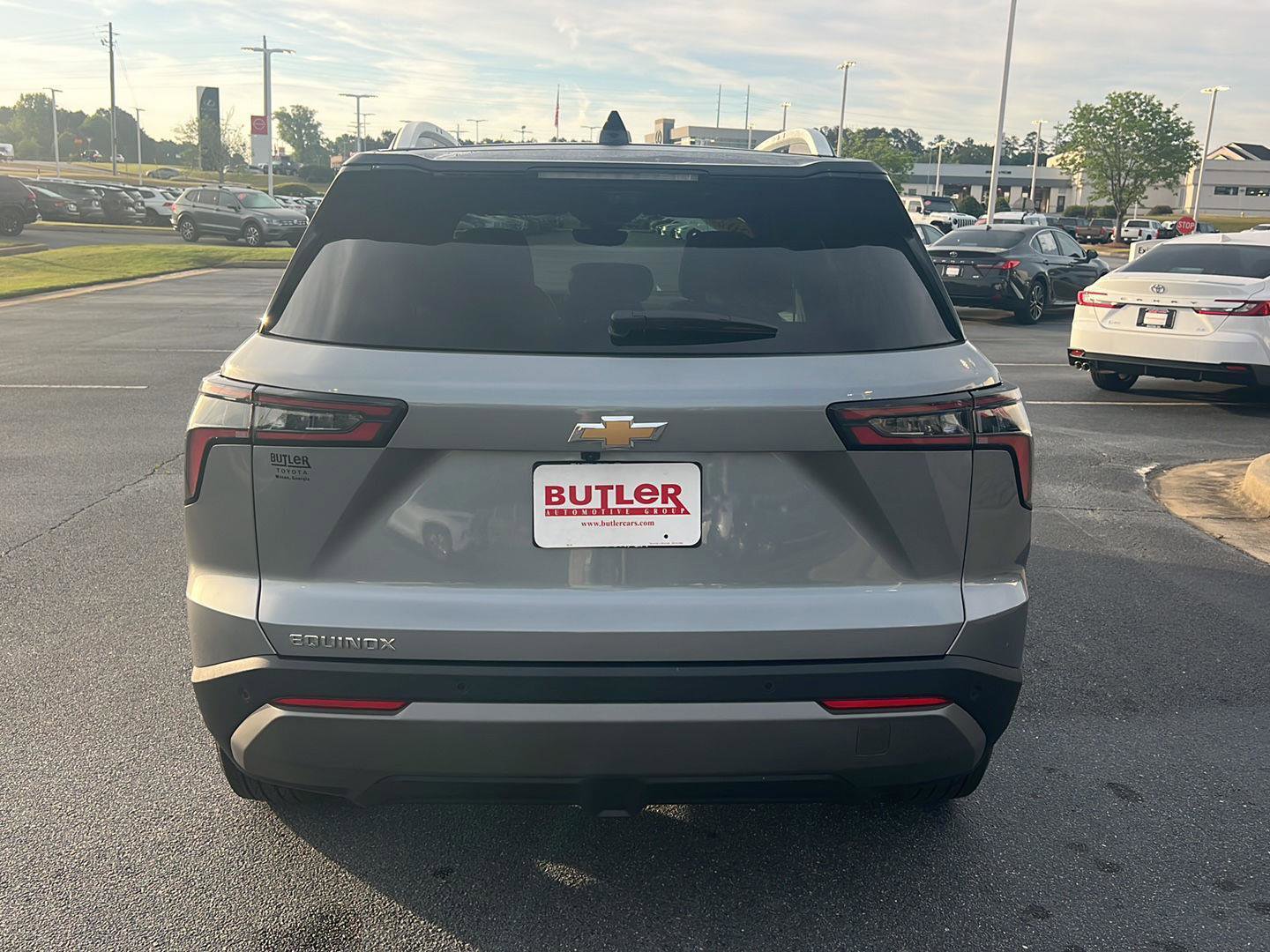 Used 2025 Chevrolet Equinox LT w/ Convenience Package II image 5