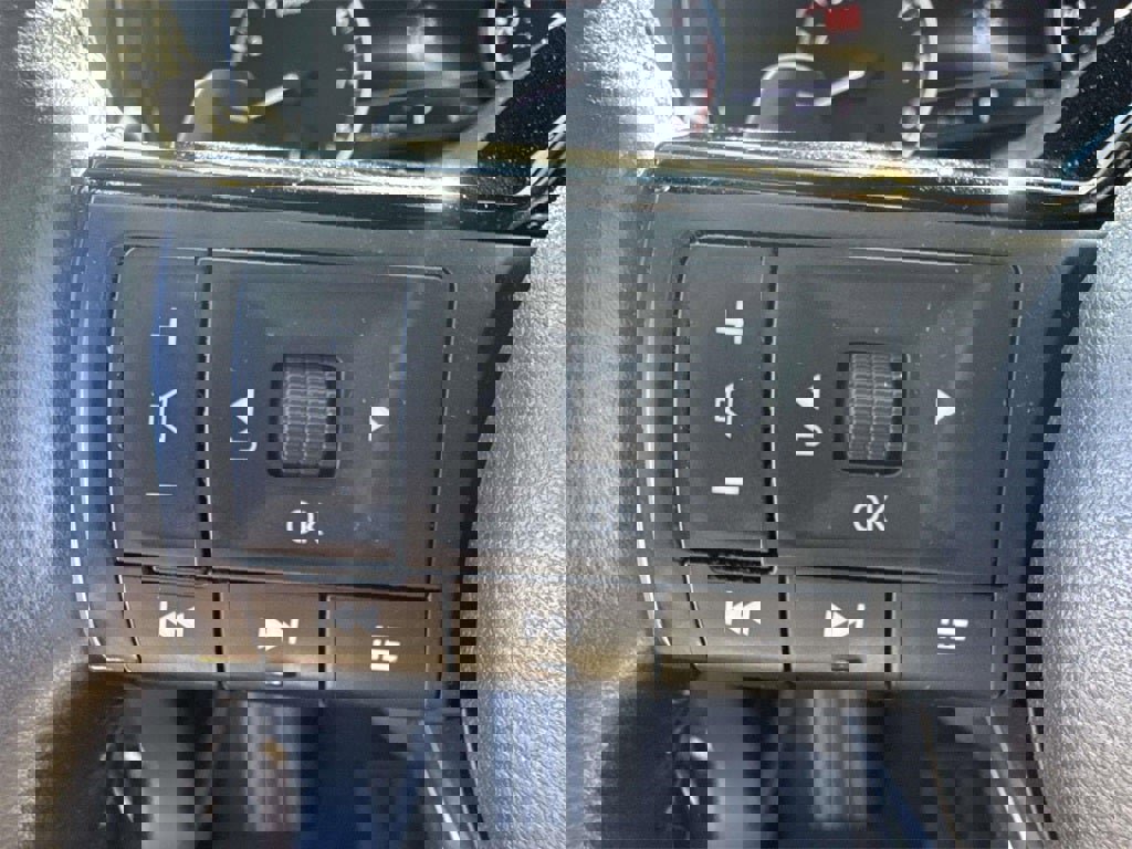 Used 2022 Nissan Pathfinder SL w/ Cargo Package image 21