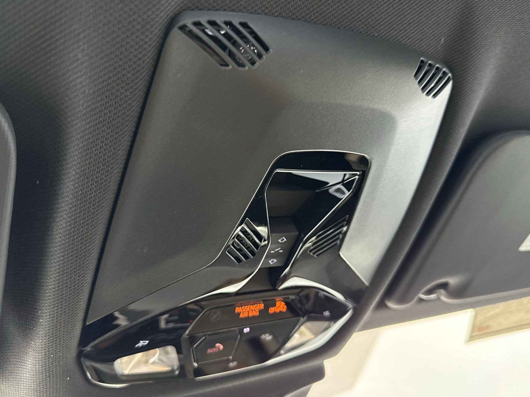 Used 2025 BMW X1 xDrive28i w/ Technology Package image 27