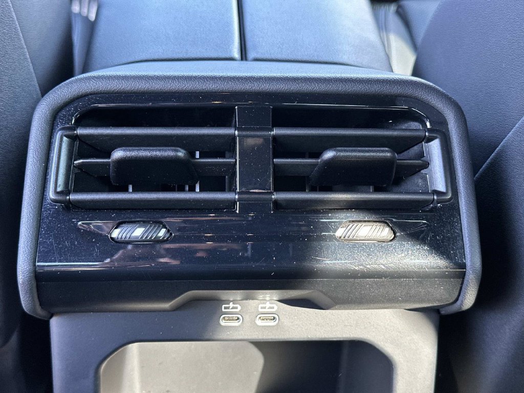 Used 2024 BMW i5 eDrive40i w/ M Sport Package RWD image 19