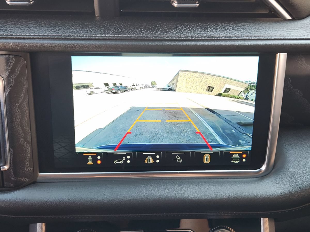 Used 2024 GMC Yukon Denali w/ Advanced Technology Package AWD/4WD image 31