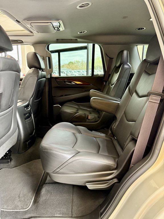 Used 2017 Cadillac Escalade Luxury AWD/4WD image 17