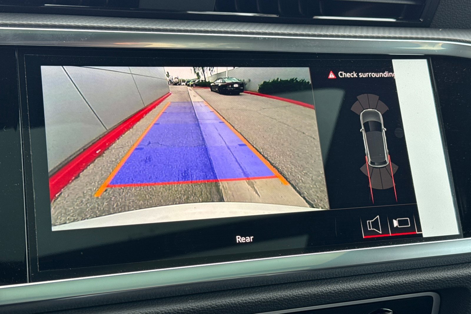 New 2025 Audi Q3 2.0T Premium image 16