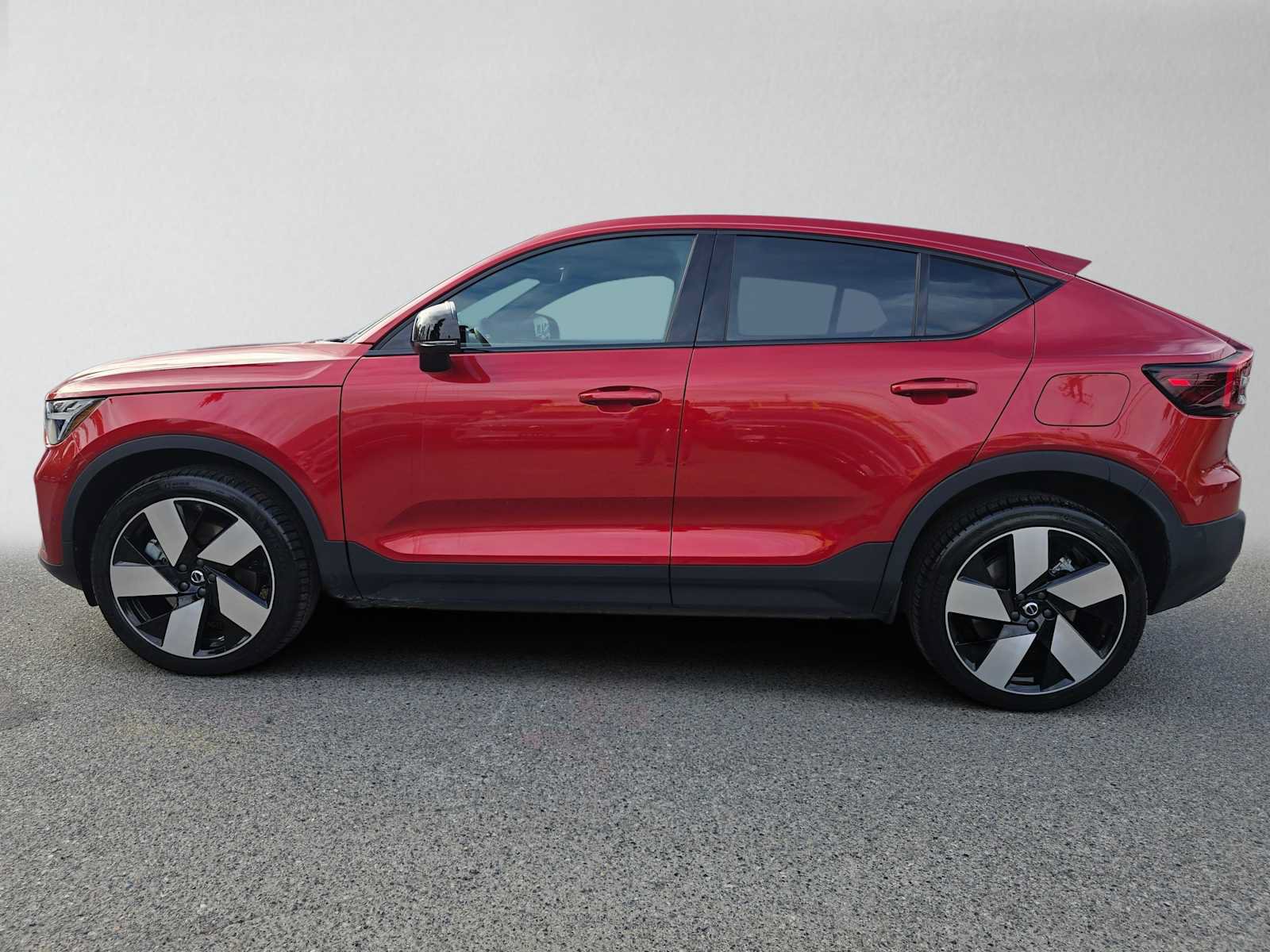 Certified 2023 Volvo C40 P8 Recharge Plus w/ Climate Package AWD/4WD image 7