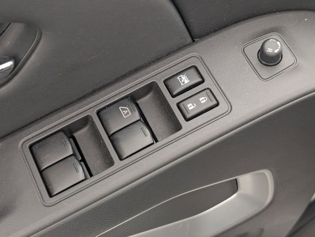 Used 2022 Nissan Frontier SV w/ Technology Package image 11