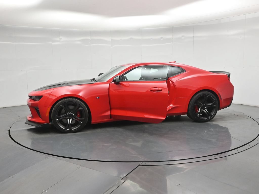 Used 2018 Chevrolet Camaro SS RWD image 33