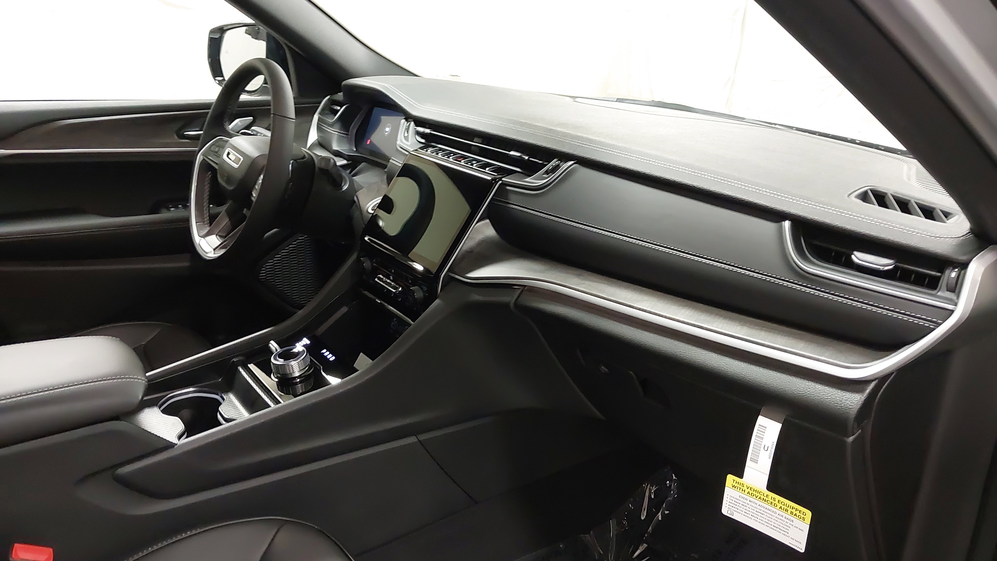 New 2025 Jeep Grand Cherokee L Limited w/ Trailer Tow Package image 29