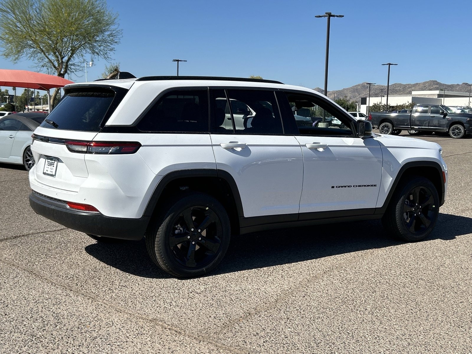 New 2026 Jeep Grand Cherokee Limited w/ Limited Altitude Package RWD image 4