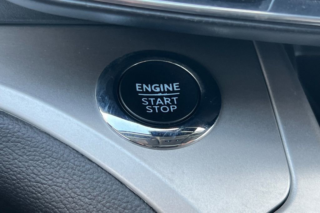 Certified 2022 Ford Explorer XLT w/ Equipment Group 202A image 25