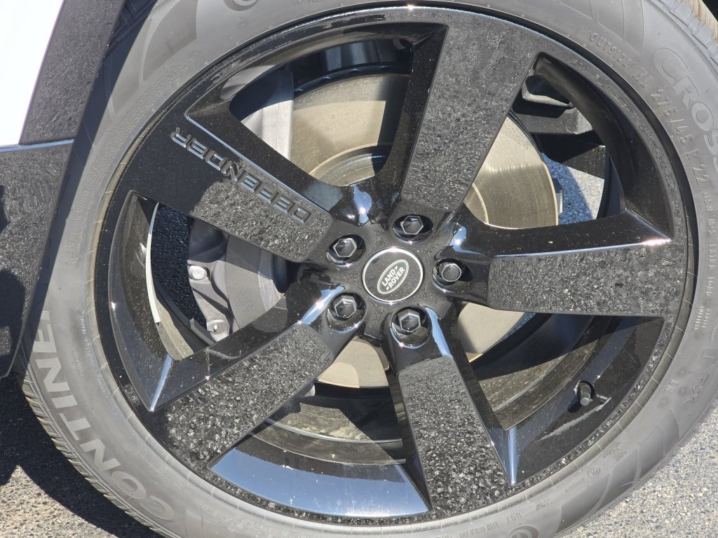 Used 2025 Land Rover Defender 110 X-Dynamic SE image 43