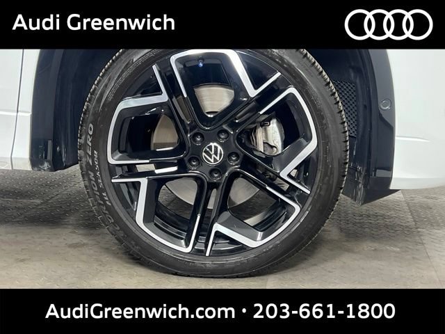 Used 2025 Volkswagen Tiguan SEL R-Line AWD/4WD image 9