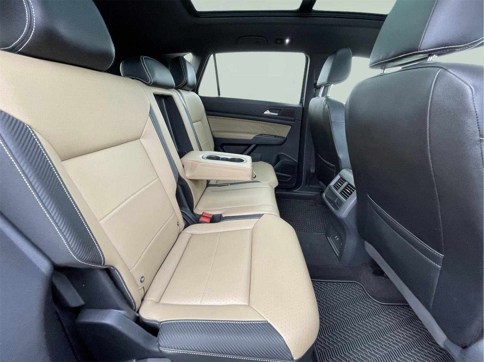 Used 2022 Volkswagen Atlas Cross Sport SE w/ Panoramic Sunroof Package image 20