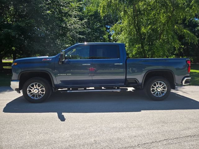 Used 2025 Chevrolet Silverado 2500 LTZ w/ LTZ Premium Package AWD/4WD image 2