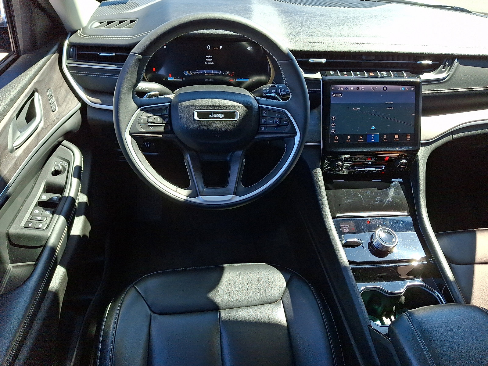 Used 2023 Jeep Grand Cherokee Limited AWD/4WD image 11