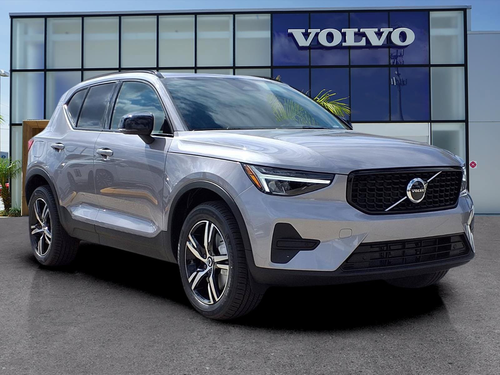 New 2026 Volvo XC40 B5 Core AWD/4WD image 1