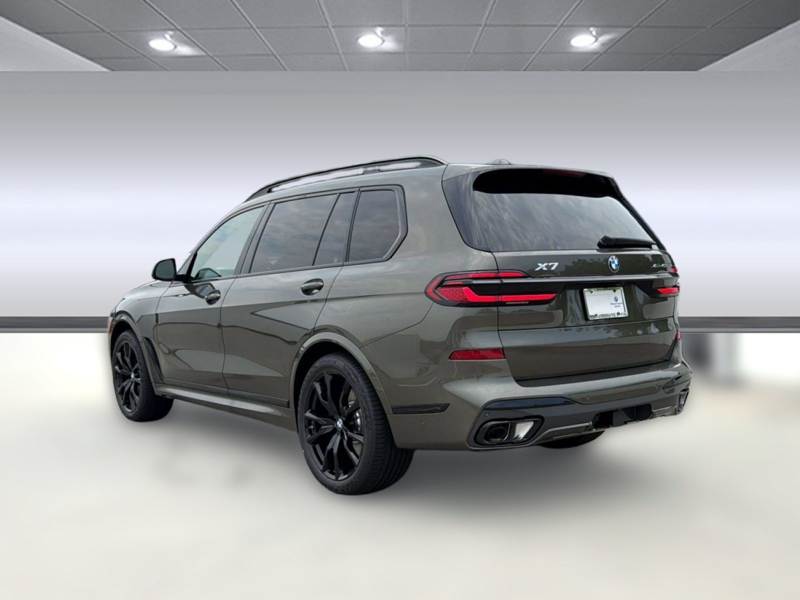 New 2027 BMW X7 xDrive40i w/ M Sport Package AWD/4WD image 3