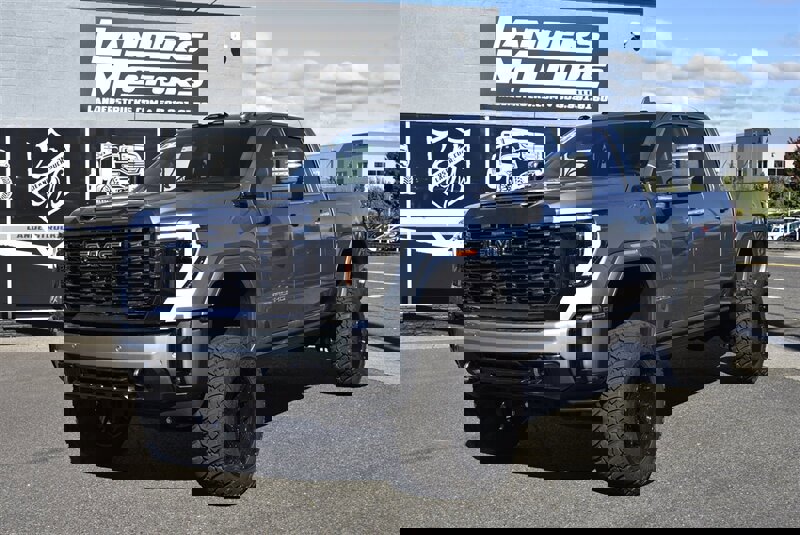 Used 2024 GMC Sierra 3500 Denali Ultimate image 1