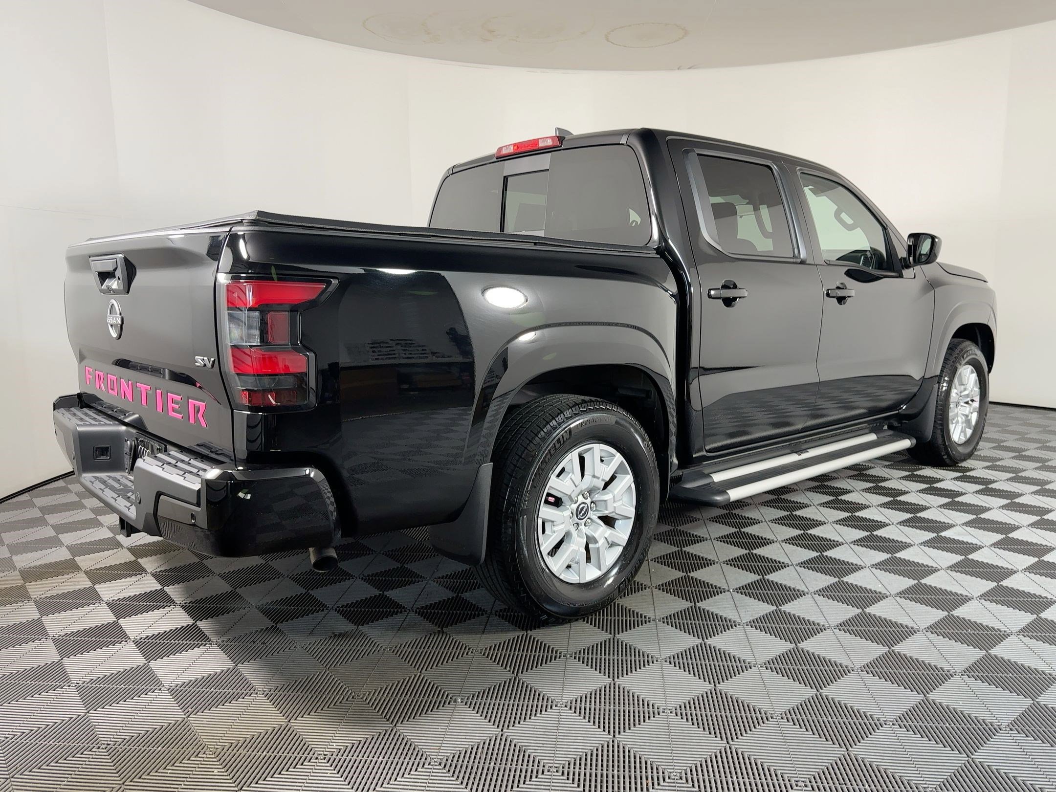 Used 2024 Nissan Frontier SV w/ SV Convenience Package image 8