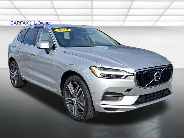 Used 2019 Volvo XC60 T6 Momentum w/ Multimedia Package