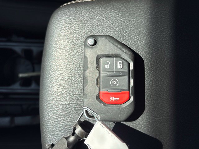 Used 2019 Jeep Wrangler Unlimited Sahara w/ Safety Group AWD/4WD image 53