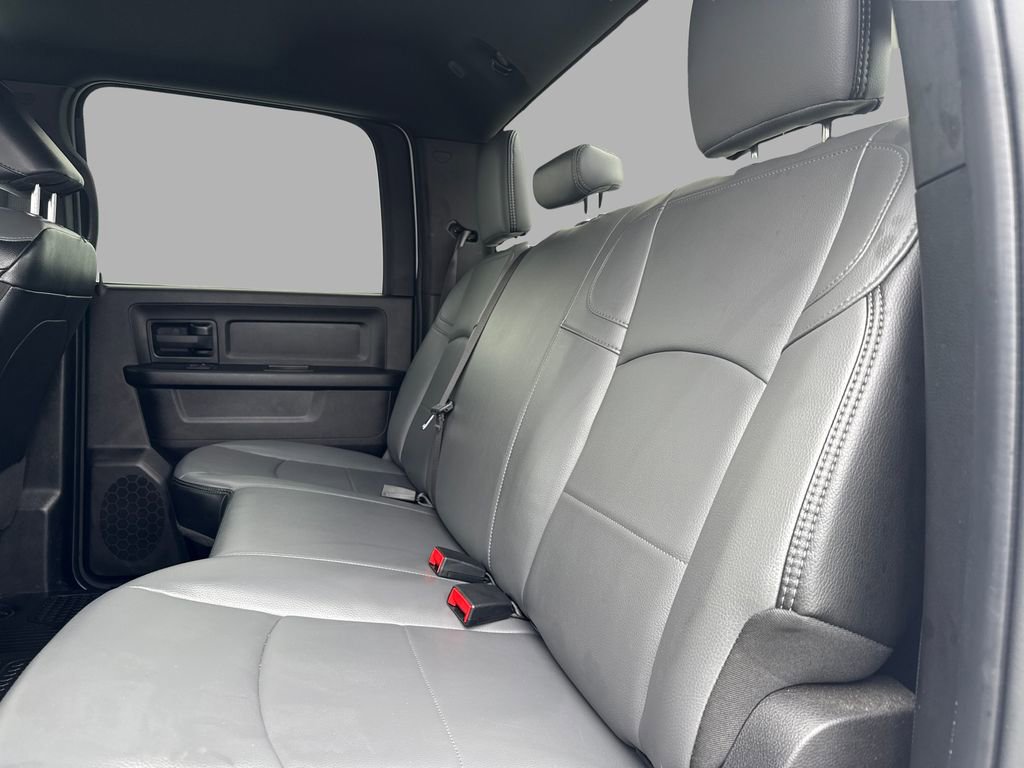 Used 2024 RAM 3500 Tradesman w/ Chrome Appearance Group image 16