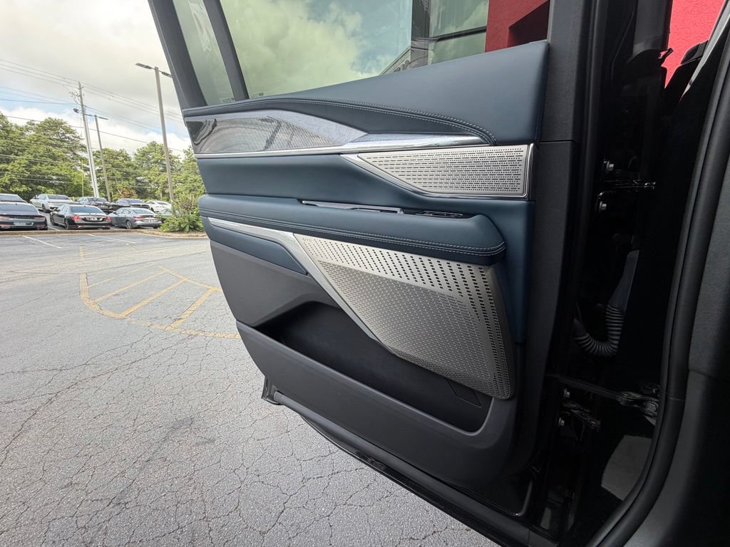 Used 2025 Cadillac Escalade IQ Luxury 2 w/ LPO, Premium Carpet Package AWD/4WD image 37