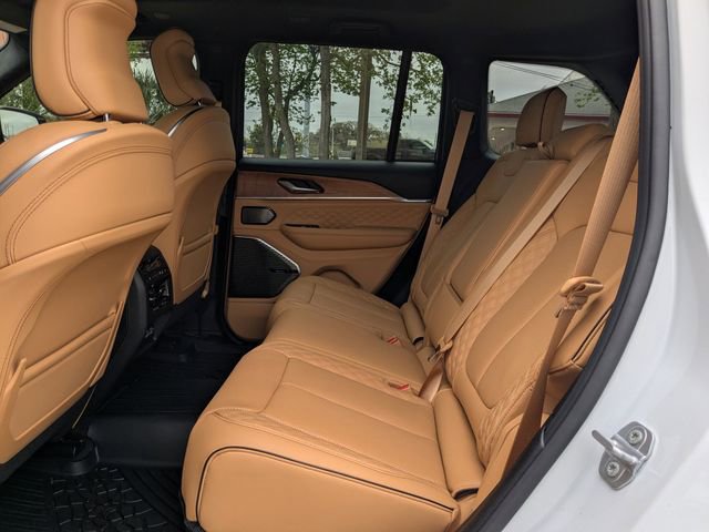 Used 2025 Jeep Grand Cherokee Summit image 18