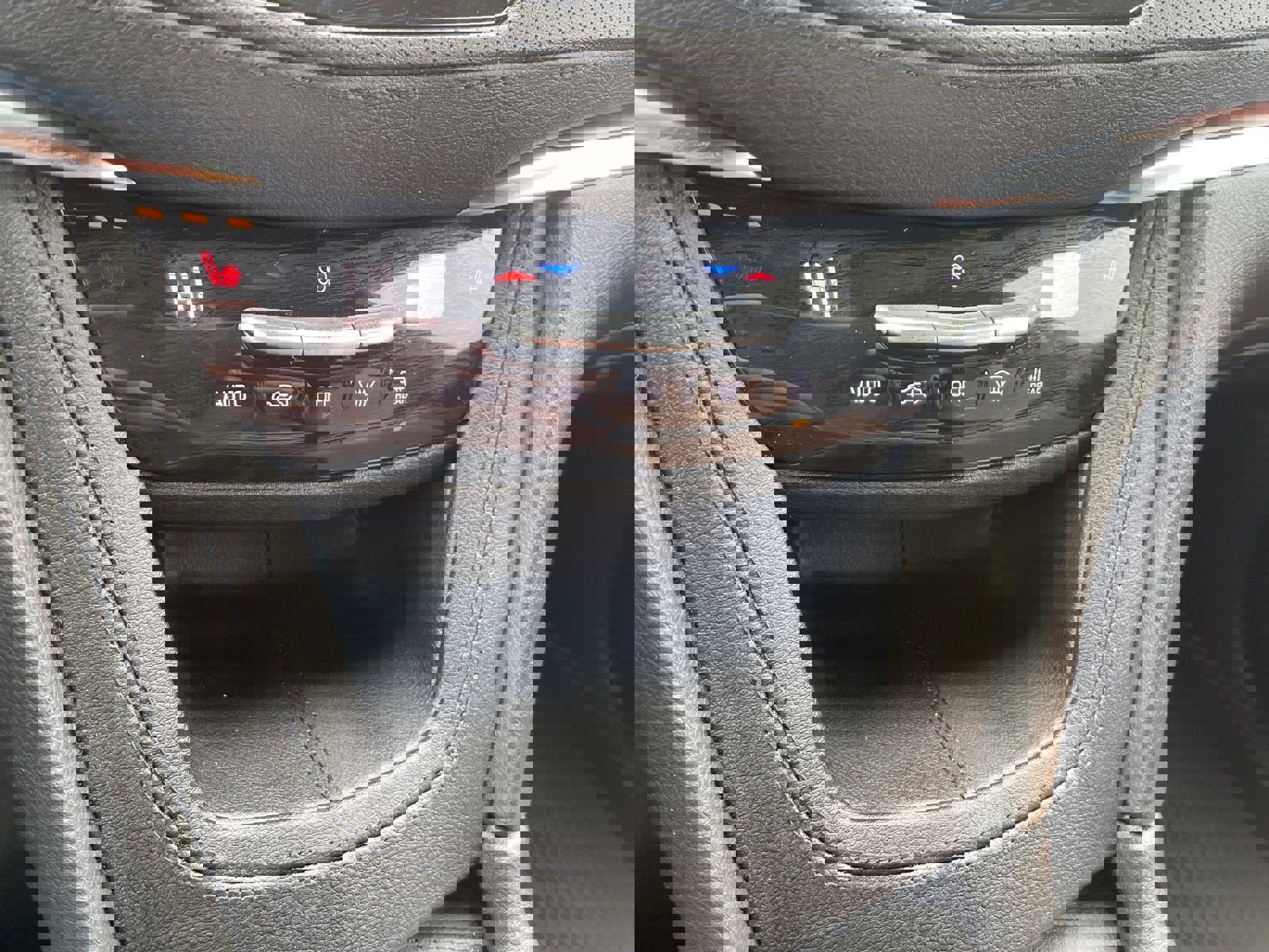 Used 2024 Cadillac XT5 Premium Luxury w/ Technology Package image 15