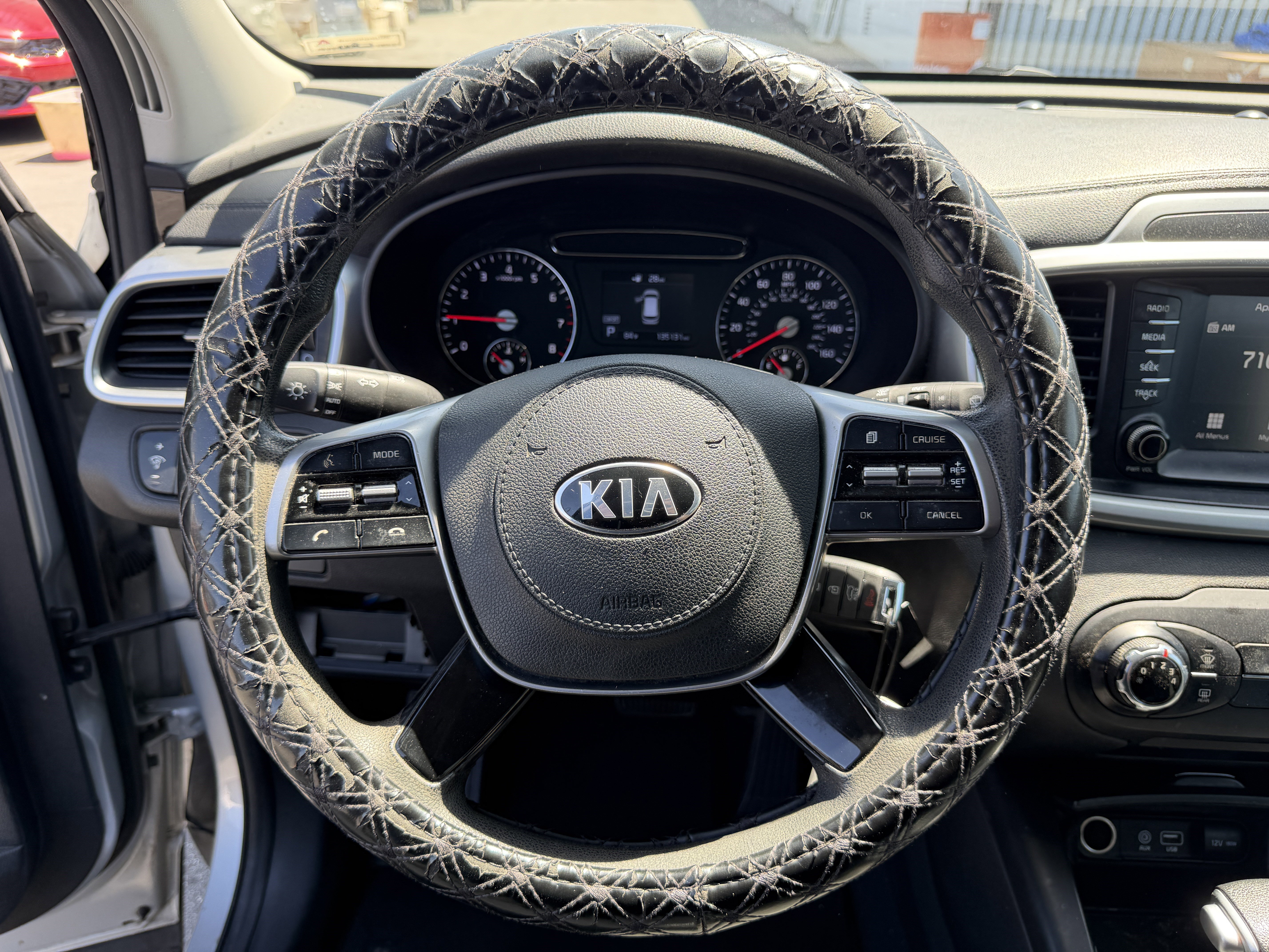 Used 2020 Kia Sorento LX image 12