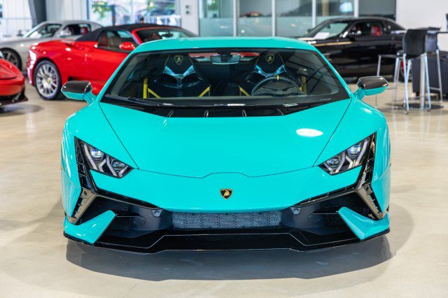Used 2023 Lamborghini Huracan Tecnica RWD image 9