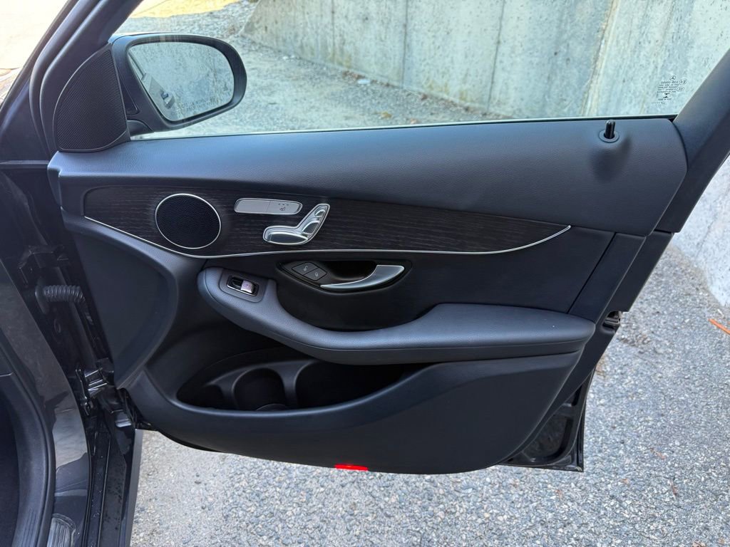 Used 2022 Mercedes-Benz GLC 300 4MATIC image 22