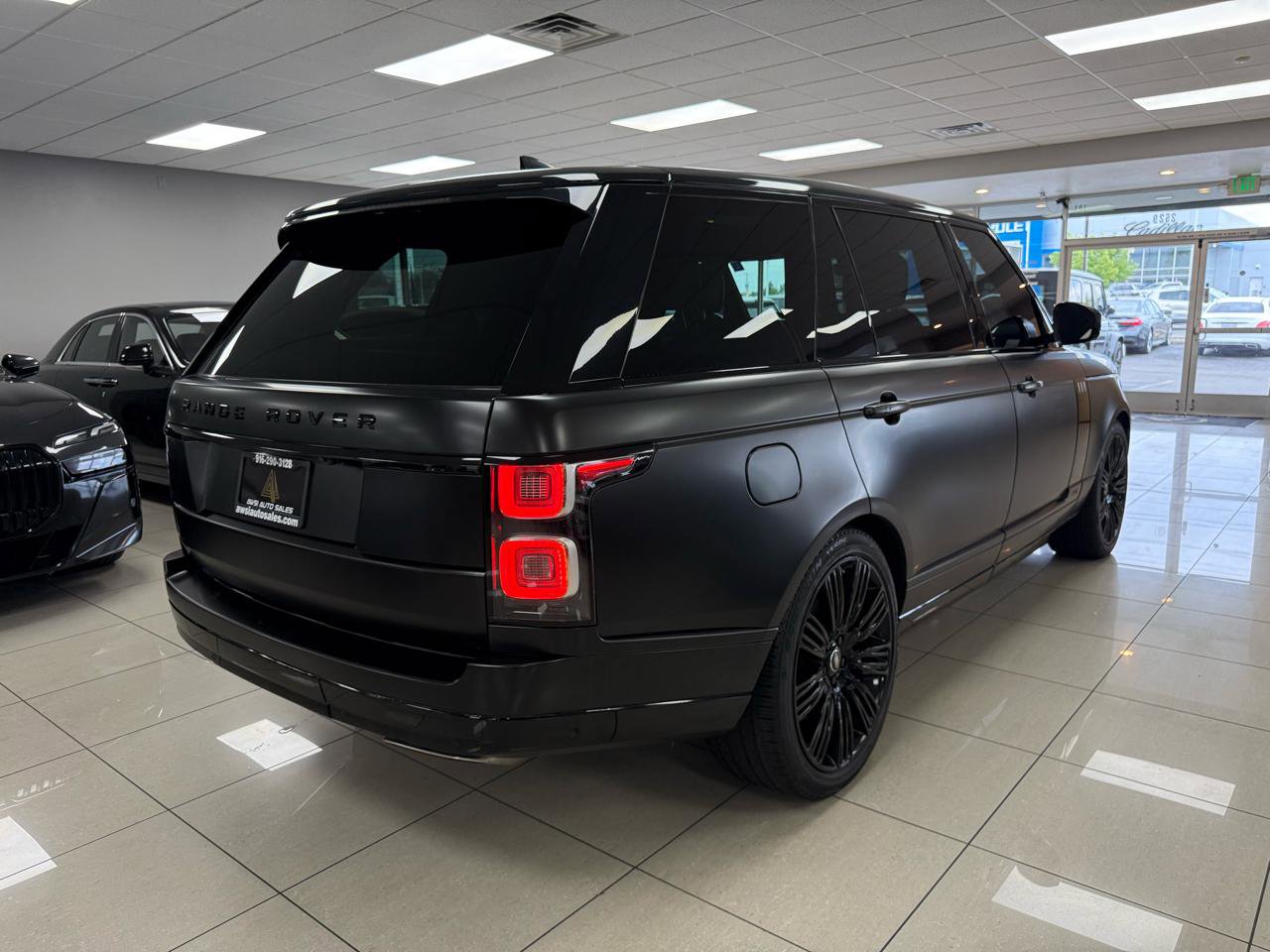 Used 2020 Land Rover Range Rover Long Wheelbase HSE AWD/4WD image 5