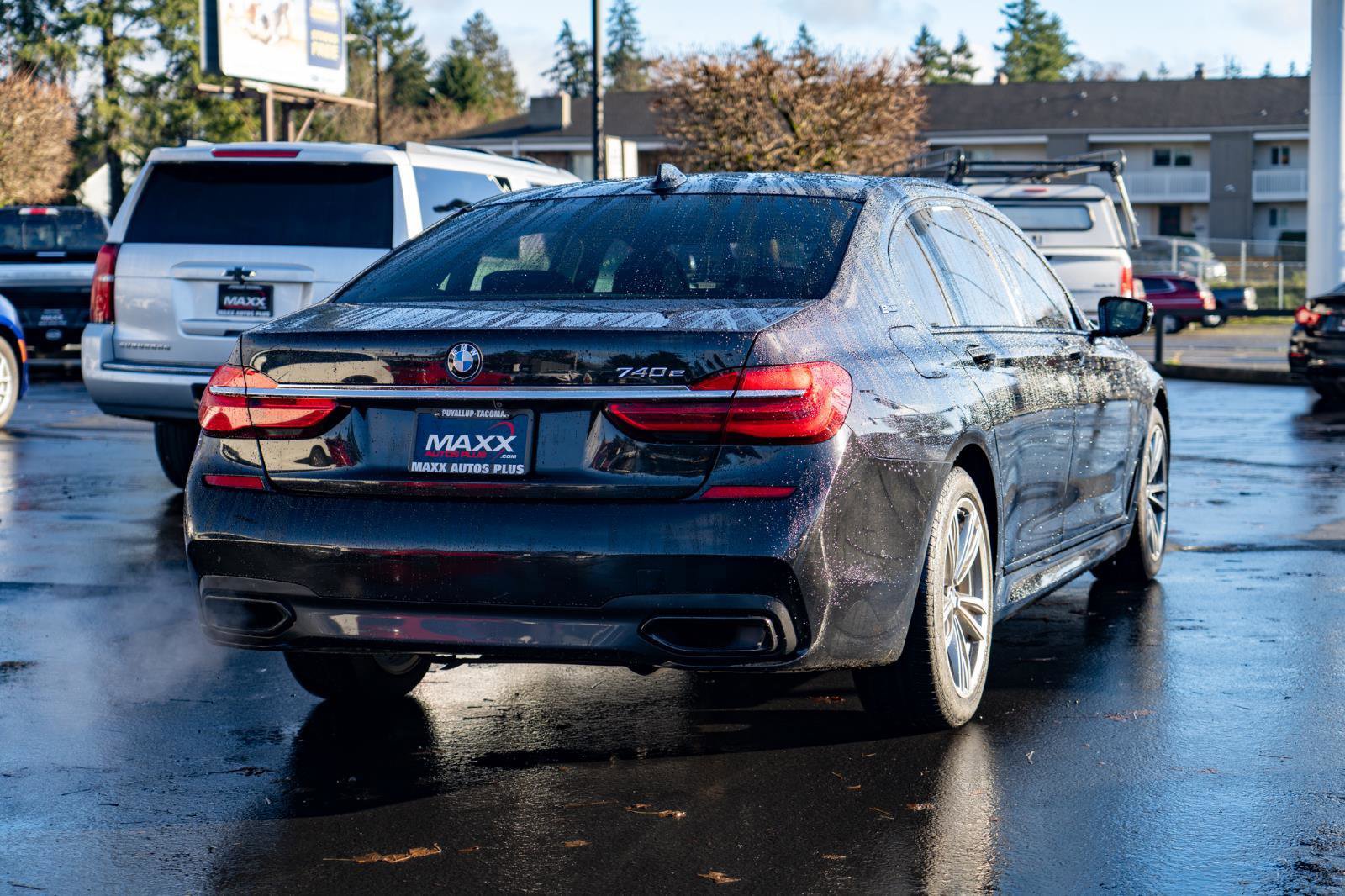 Used 2017 BMW 740e xDrive w/ Executive Package AWD/4WD image 9