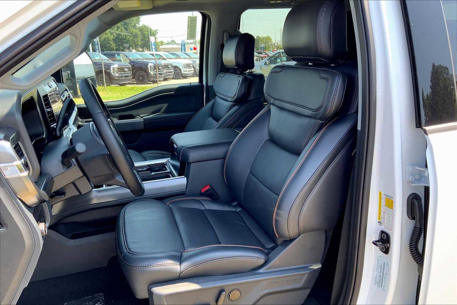 New 2025 Ford F350 Lariat w/ Lariat Ultimate Package image 9