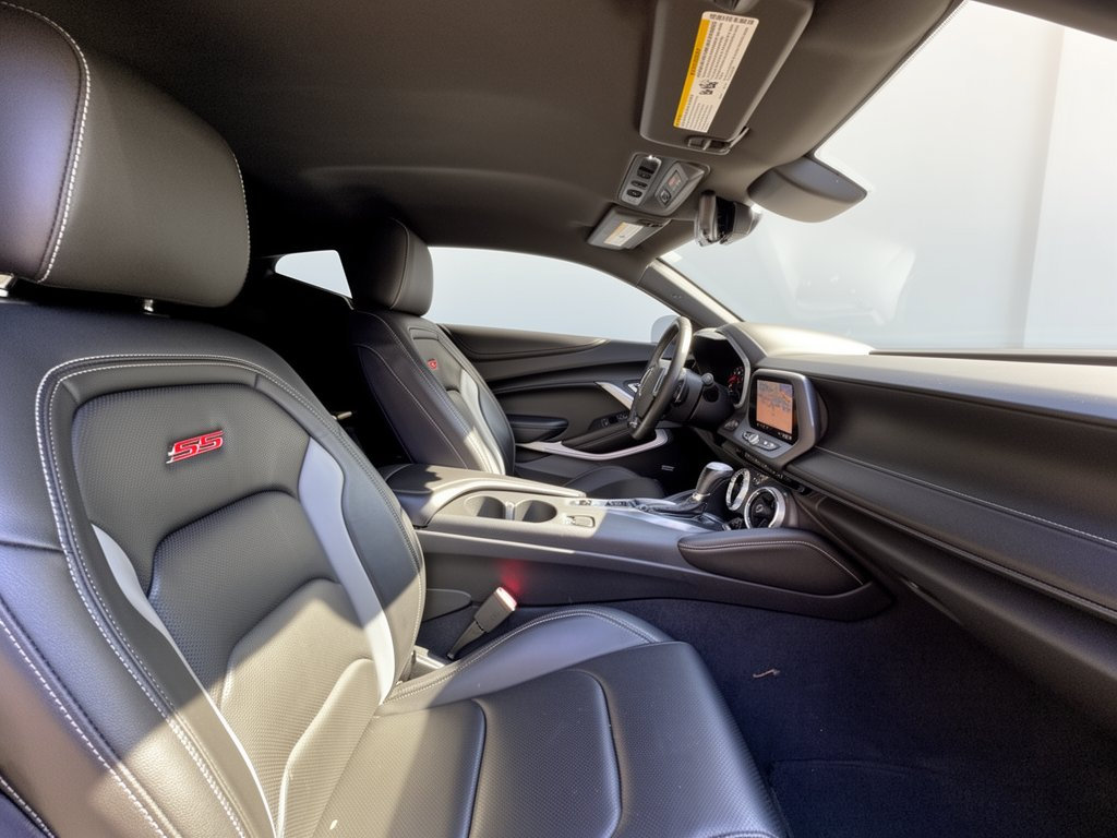 Used 2019 Chevrolet Camaro SS RWD image 30