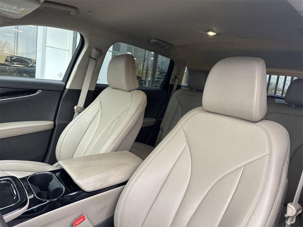 Certified 2022 Lincoln Nautilus FWD w/ Premium Package image 16