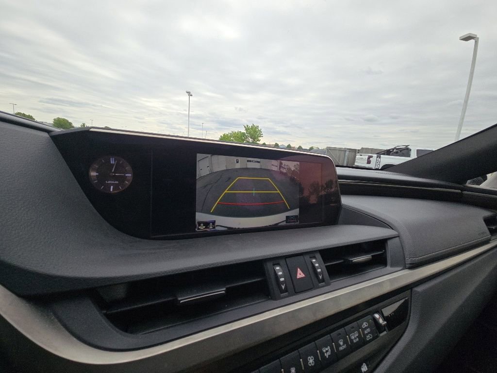 Used 2019 Lexus ES 300h w/ Premium Package FWD image 20