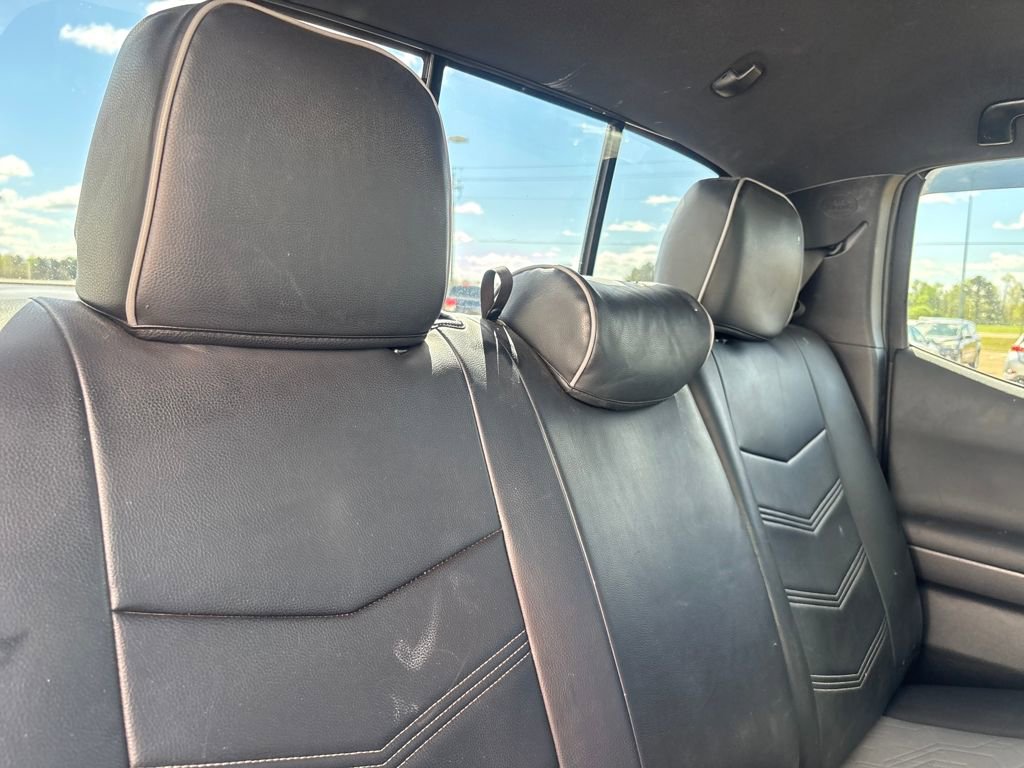 Used 2022 Toyota Tacoma TRD Off-Road image 28