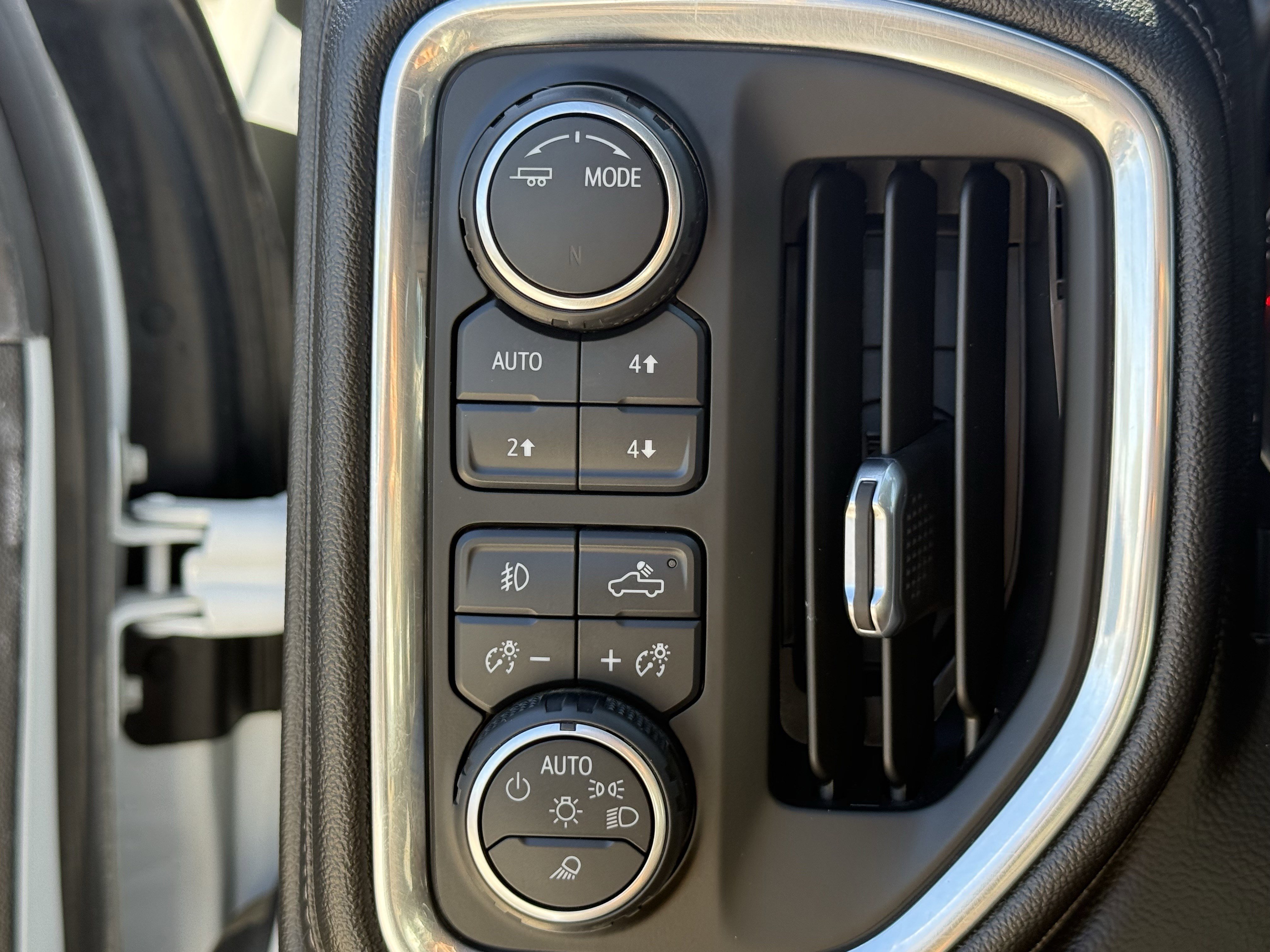 Used 2021 Chevrolet Silverado 2500 LTZ image 24