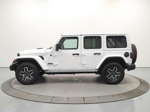Used 2025 Jeep Wrangler Unlimited Sahara AWD/4WD image 4