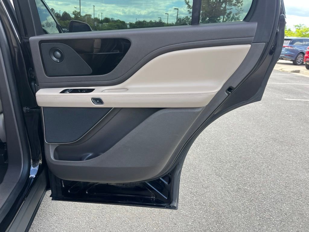 Used 2020 Lincoln Aviator Reserve AWD/4WD image 21