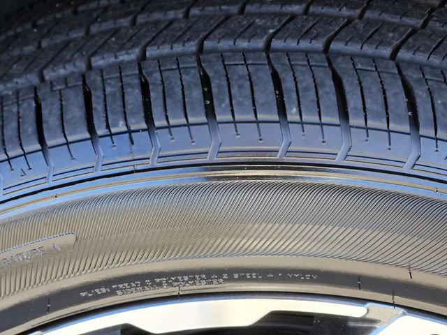 Used 2023 Hyundai Santa Fe SEL Premium image 11