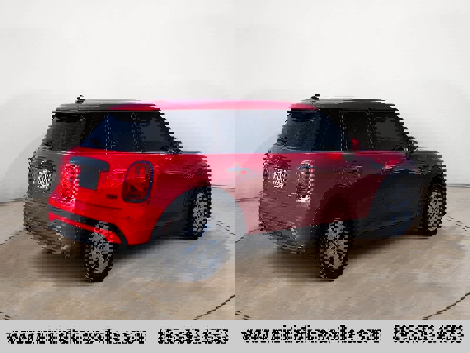 Used 2024 MINI Cooper 4-Door Hardtop image 3